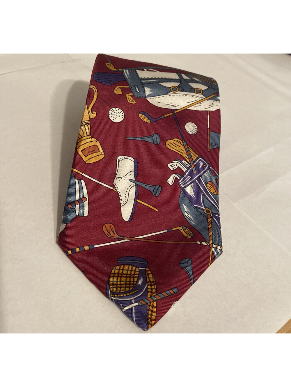 Men’s Tie Golf Hathaway made in USA imported fabric. All silk.